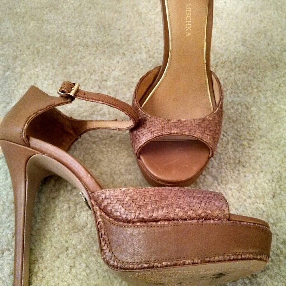 Badgley Mischka Tan Leather And Raffia 5” Heel Platform Sandals Size 9